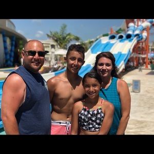 Meet your Posher, Eli